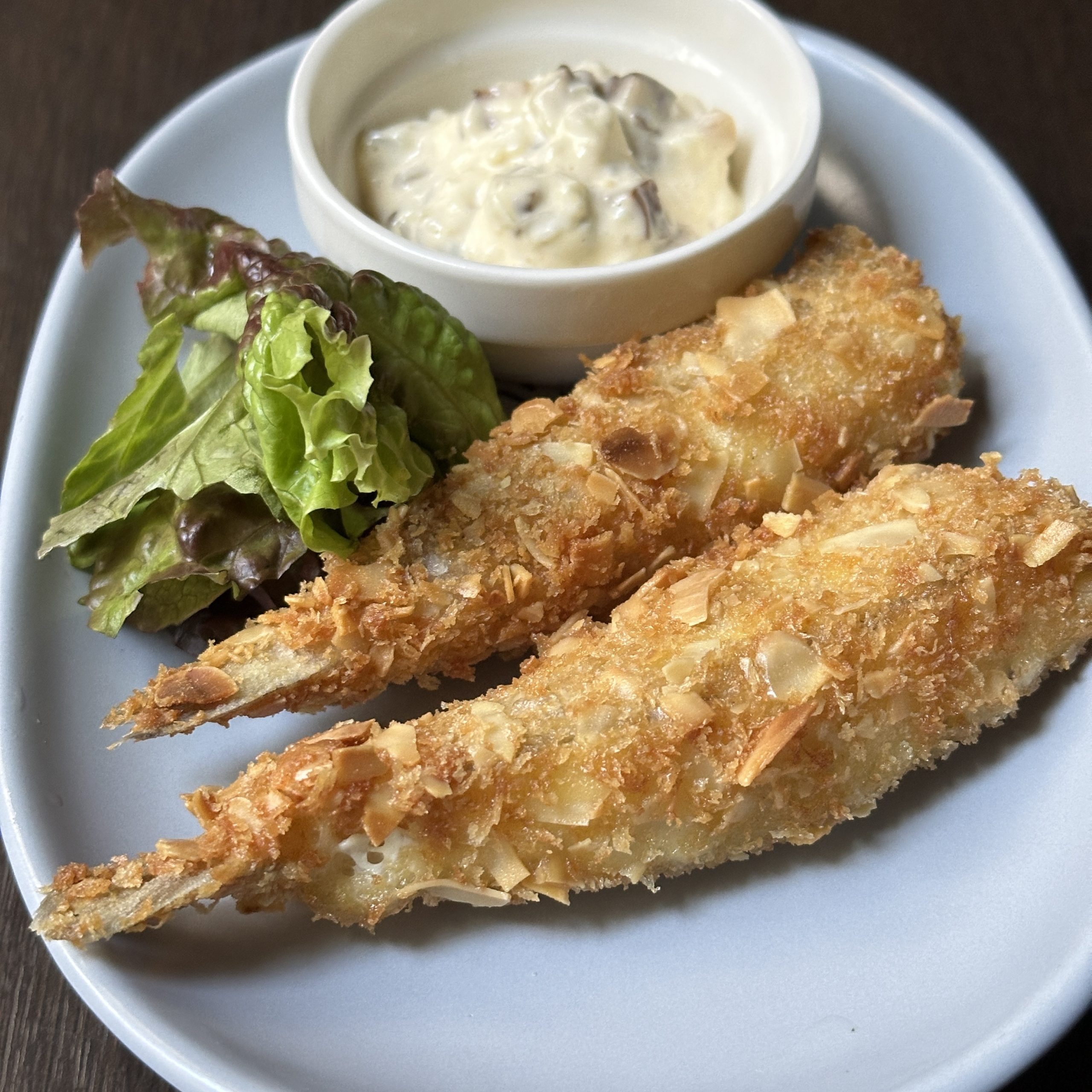 - 6月の旬菜 -<br />
キスと白身魚のムース包み揚げ　いぶりがっこのタルタル添え